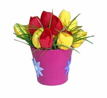 maceta decorada con flores de foami