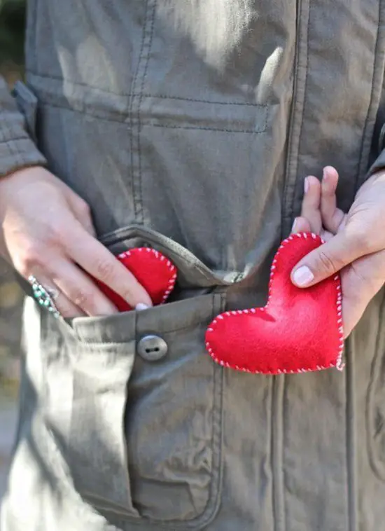 corazones-calentitos-de-fieltro corazones-calentitos-de-fieltro