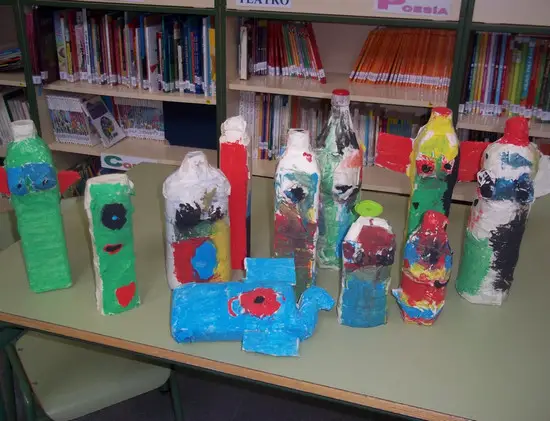 Monstruos de Halloween en Botellas Recicladas - Actividades para niños