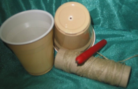 Títeres con vasos de plástico Títeres con vasos de plástico