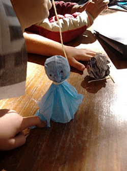 movil de fantasmas de papel