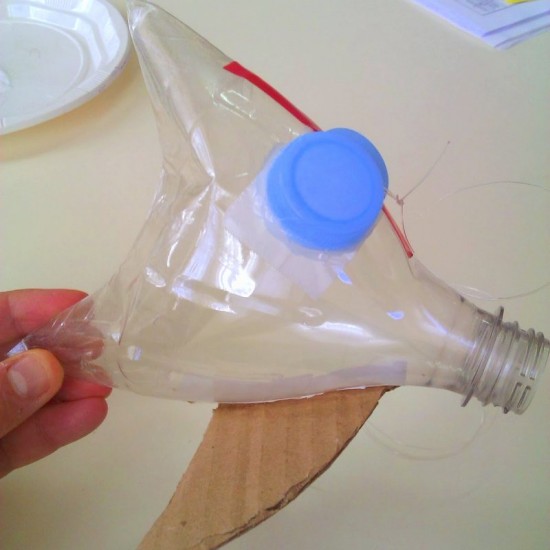 pez con botella de plástico pez con botella de plástico