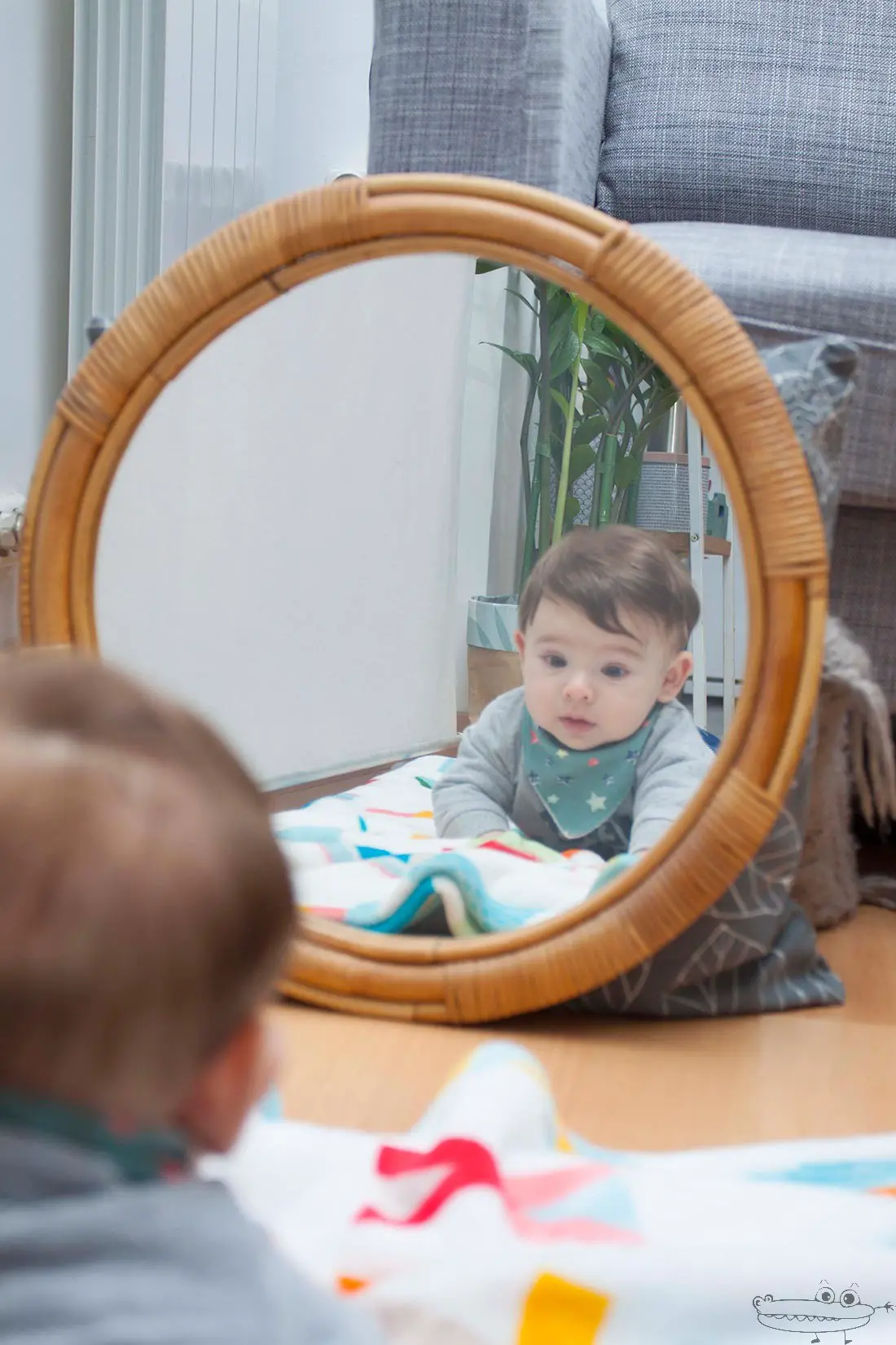 Actividad con el bebe en el espejo