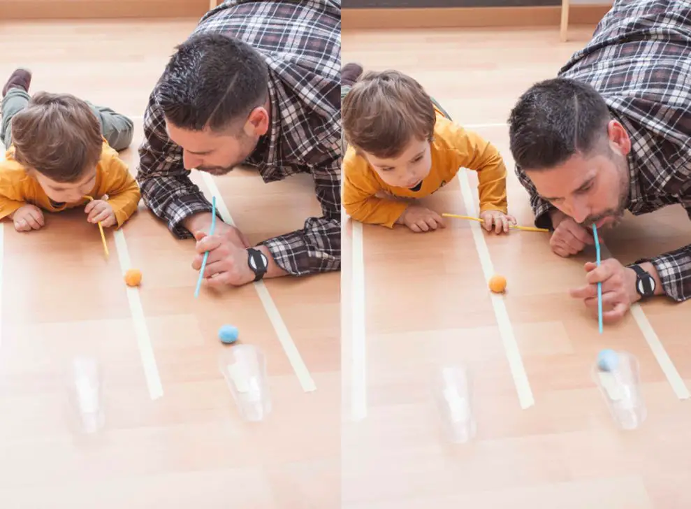 Carrera de pompones -Manualidades Infantiles