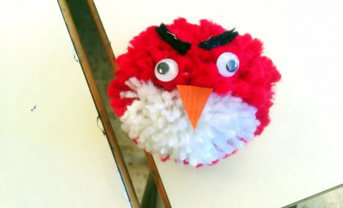 Angry bird pompones