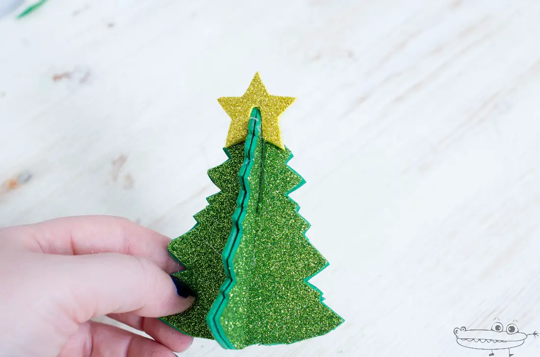 Mini arbol de goma eva para decorar