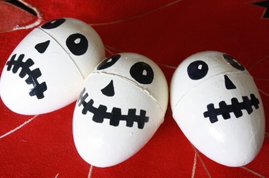 calaveras de huevos kinder para halloween