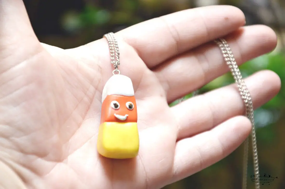 Colgante candy corn de fimo