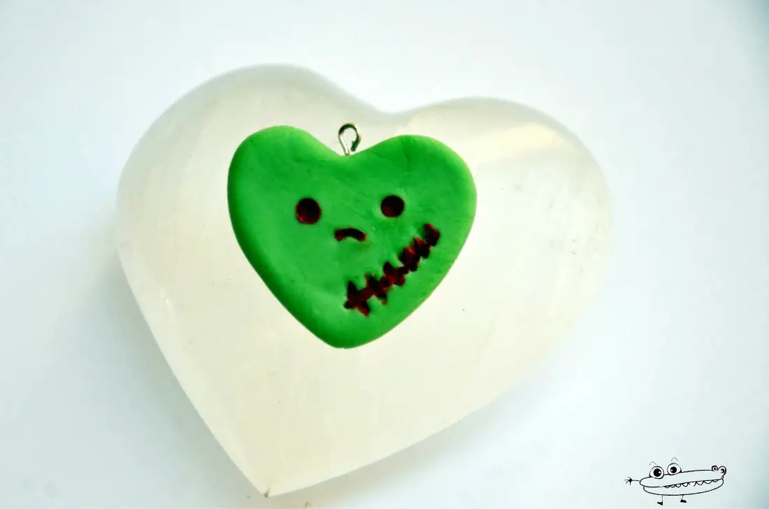 Colgante corazon para halloween