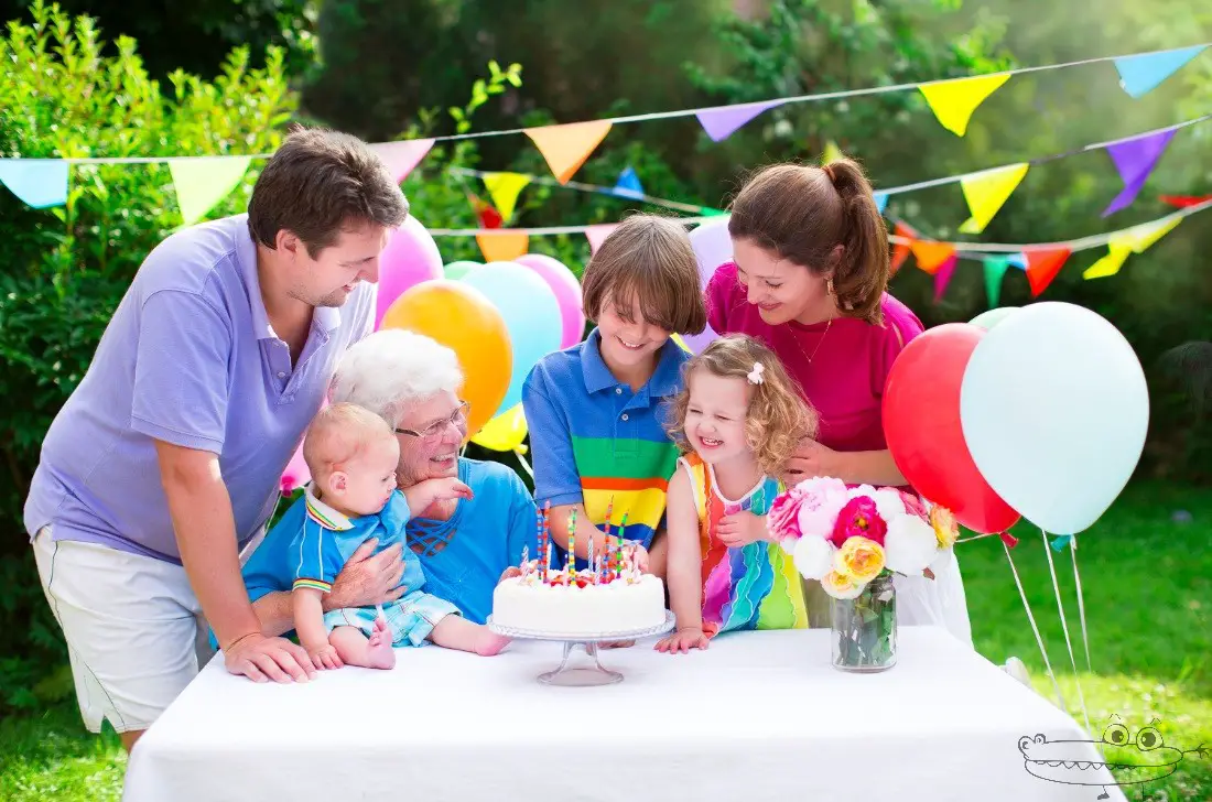 Decoracion con globos en el jardin