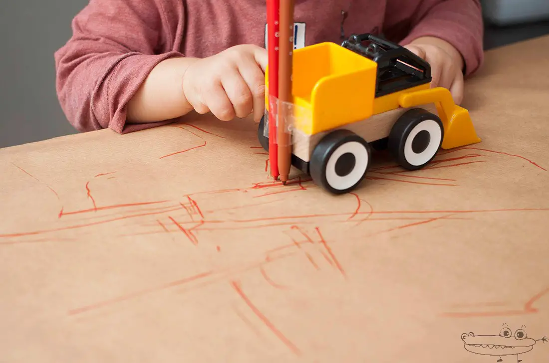 Juego creativo de dibujar con coches para preescolar