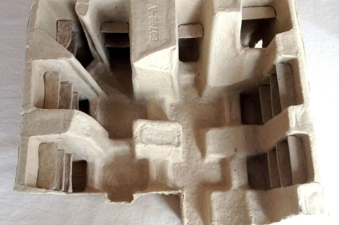 Envases de pasta de papel reciclada par casitas de muñecas