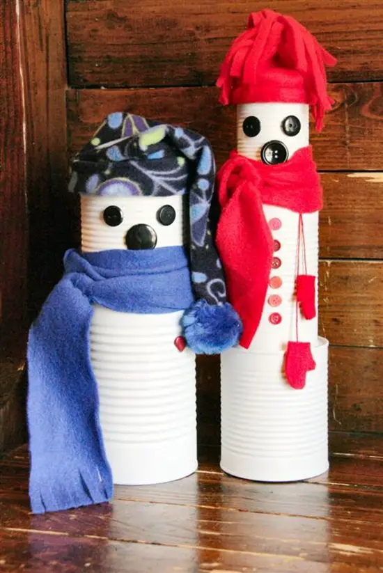 Muñeco-de-Nieve-con-latas-recicladas
