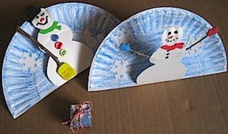 Muñeco de nieve con platos de papel