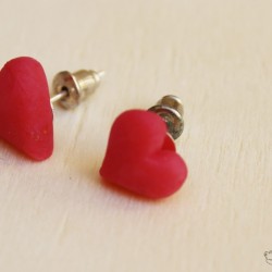 Pendientes de corazon con porcelana fria