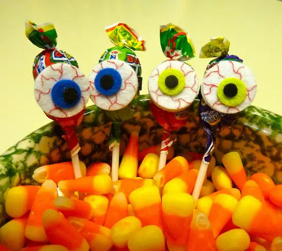 piruletas en forma de ojo para halloween