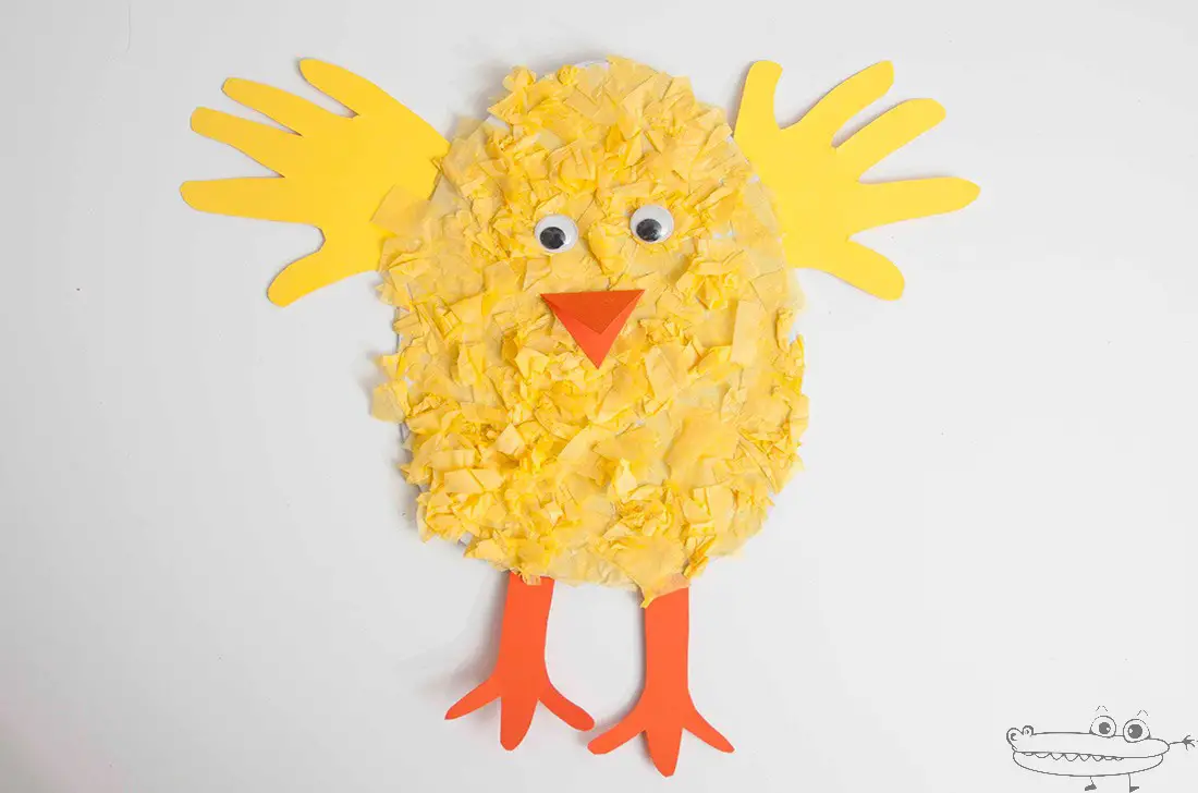 Pollito de Pascua con papel de seda