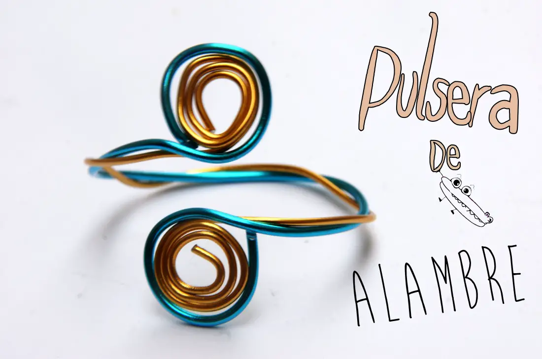 Pulsera de alambre en espiral doble