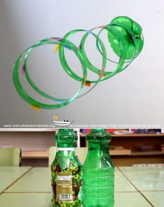 Adornos de navidad reciclados con botellas de plastico
