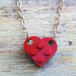 colgante corazon de lego