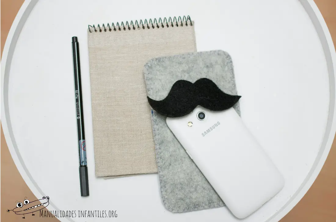 como hacer una funda de movil mostacho