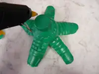 Arbolito de Navidad Reciclado con Botellas de Plastico