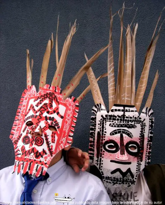 mascaras con hojas de palmera