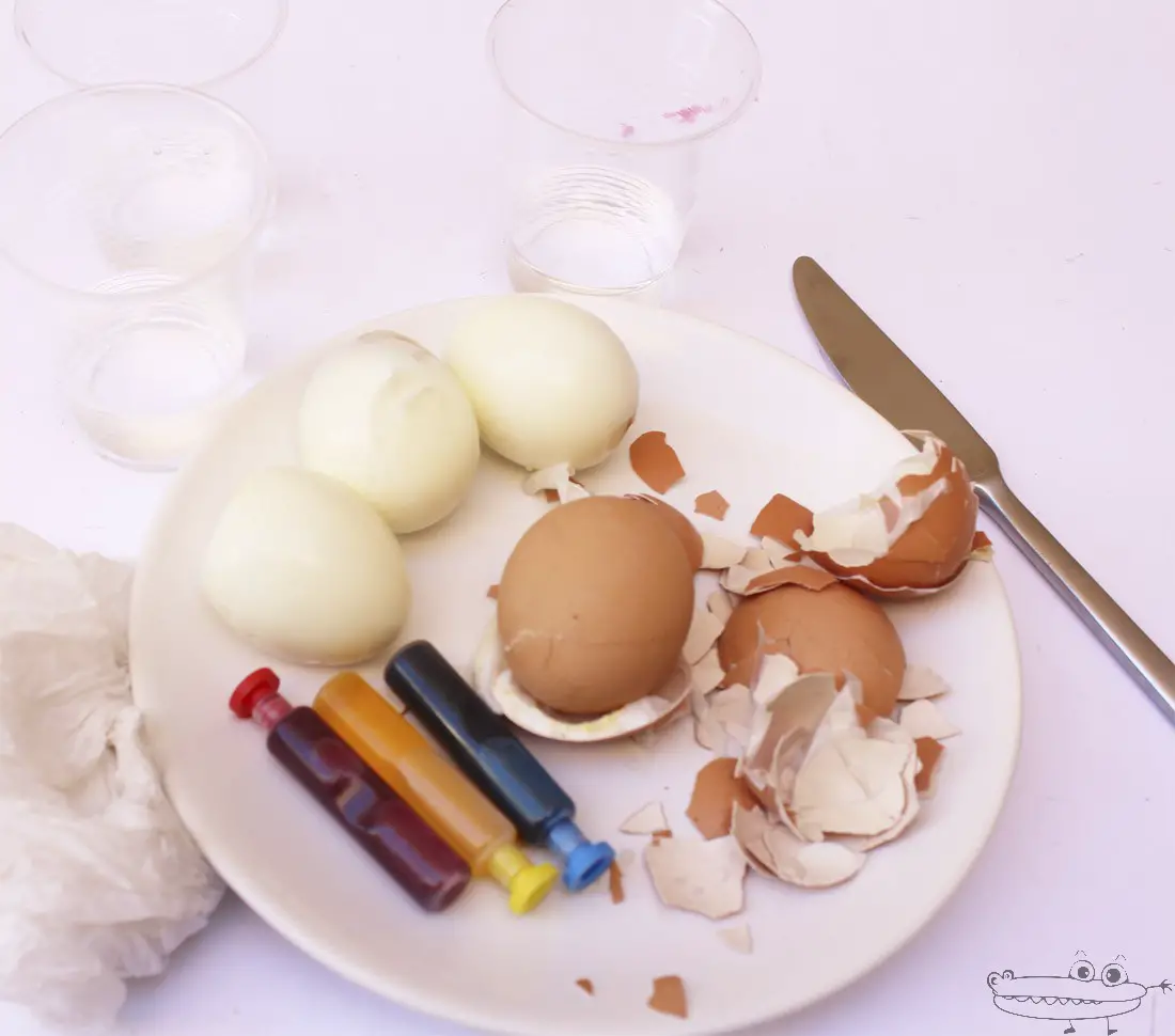 materiales huevos duro de colorante