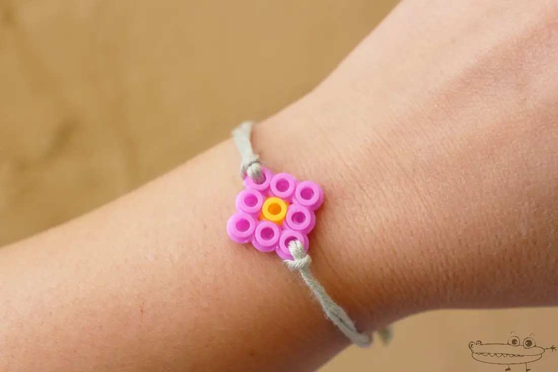 pulsera flor de hama beads
