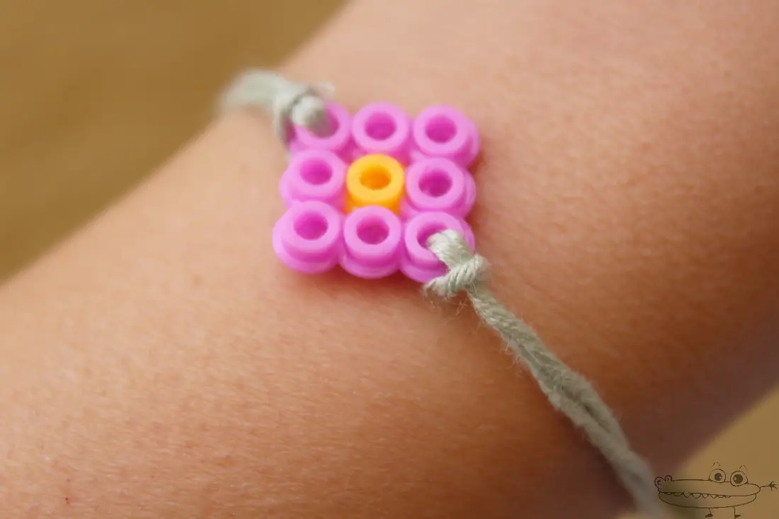 pulsera hama beads flor