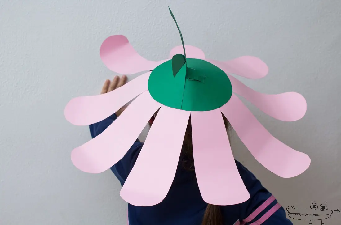 Sombrero de flor de papel gigante