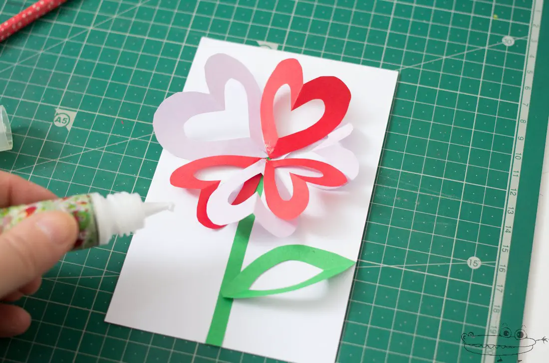 como hacer tarjeta de San Valentin de flores